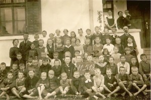 B 1918 05 11 ev. Schüler mit Lehrer